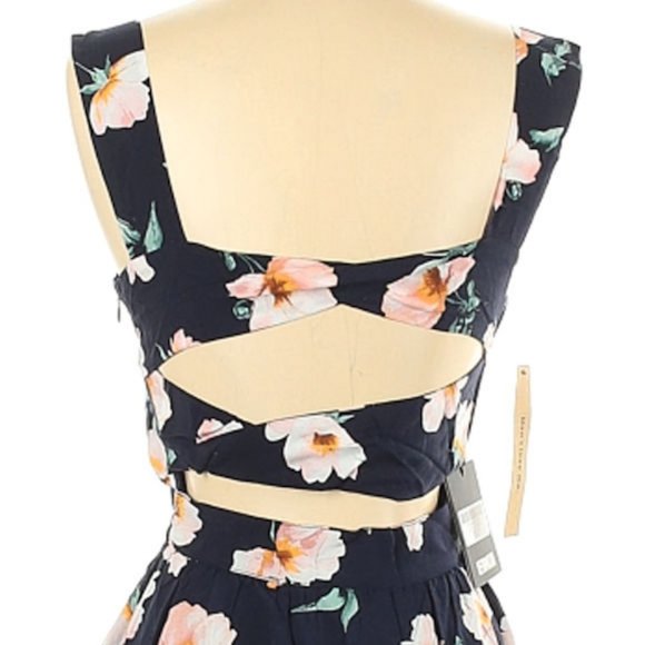 NWT Reformation Lanai Dress Floral Midi Cut Out XS - Picture 7 of 8